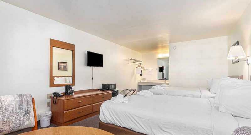 Ludington Pier House Motel (Beach Comber Motel) - From Web Listing